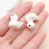 Set Mixto de 20 Divertidos Colgantes de Resina Blanca para Comida Simulación de Donut Fruta Corazón Accesorios para Joyería DIY
