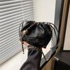 Bolso Bandolera Sencillo y Elegante, Bolso de Diseño Nicho para Mujer, Nuevo Bolso de Hombro Sencillo Moda Verano 2026, Bolso Cubo