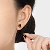 Brincos Coreanos de Nicho Leve Luxo Simples Mini Versão Alta Trevo de Quatro Folhas para Mulheres com Personalidade Fashion Aço Titânio