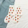 Calcetines de Estilo Japonés de Media Pantorrilla Dulces y Lindos con Frutas Fresa Durazno Aguacate Calcetines de Estilo Preppy