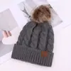 Gorro de Tricô Europeu e Americano Moda Transfronteiriça Cor Sólida Simples Quente Confortável com Decoração de PomPom Prova de Vento Afina o Rosto Pequeno