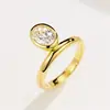 Anillo de Diamante Sencillo Estilo Europeo y Americano Oro Claro Plata S925 1 Quilate Forma de Huevo Huevo de Paloma Anillo de Diamante de Simulación Estilo Ins En Vivo