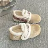 Zapatos Birkenstock cálidos con forro de felpa para mujer 2026 nuevo estilo de invierno suela gruesa zapatillas de media caña felpa completamente cerradas piel zapatos de algodón para la nieve