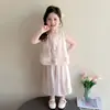 Conjunto de Verão Novo Estilo Chinês para Meninas 2026 Nova Moda Roupa Infantil Sem Mangas Calça de Perna Larga Conjunto de Duas Peças Tendência
