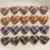 Bonitos Botones de Tela Estilo Retro a Cuadros en Forma de Corazón Accesorios DIY Accesorios para el Cabello Botones para Sombrero Abrigo Accesorios