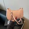 Bolsas para Mulheres Moda 2024 Nova Bolsa de Ombro Tecida de Mão para Axila Bolsa Transversal Popular Fabricantes de Bolsas Europeus e Americanos Atacado