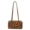Bolsa Grande com Estampa de Leopardo da Moda 2025 Outono/Inverno Nova Bolsa de Ombro Feminina para o Dia a Dia Bolsa Tote Casual Retrô
