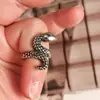 Anel punk de aço titânio fundido em forma de cobra tendência masculino e feminino anel de animal acessórios de aço titânio podem ser emitidos SA299