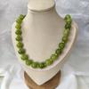 Collar de minority europeo y americano no se desvanece personalidad vintage verde aguacate piedra natural con cuentas cadena de clavícula uva fresca