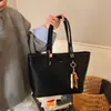 Bolso de axila vintage de gran capacidad transfronterizo para mujer, nuevo bolso de hombro de moda simple 2026 para el trabajo y para ir al trabajo, bolso tote