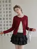 Impresionante conjunto de punto rojo de dos piezas con mangas largas para mujer, nueva colección otoño 2026, corte ajustado, favorecedor y con un estilo relajado, perfecto como capa interior
