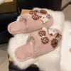 Pantuflas de Felpa con Cierre, Estilo Japonés, Lindo Moño de Dibujos Animados, para Mujer, Adecuadas para Usar al Aire Libre, Nuevos Zapatos Cálidos de Algodón con Suela Gruesa, Otoño e Invierno 2025