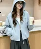 Jaqueta com Capuz Curta e Moderna para Mulheres, Estilo Coreano de Outono, Caimento Solto para Mulheres Baixas, Jaqueta Casual com Zíper e Cordão Bordado