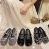 Sapatos Mary Jane com Glitter Sapatos Rasteirinhas Meio Copo 2025 Novos Sequins Franceses Bico Meias Sapatilhas para Mulheres Usarem ao Ar Livre