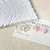 Design de flor rosa com esmalte de gota Brincos de flor franceses de luxo leve Studs Estilo suave de nicho Acessórios versáteis para o dia a dia