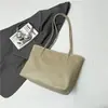 Bolso tote de moda estilo coreano para mujer, nueva colección 2026, gran capacidad, se puede llevar en la mano o colgar al hombro, con colores contrastantes y un diseño retro, adecuado para ir al trabajo