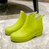 Botas de lluvia de moda transfronterizas para mujer, zapatos de una sola capa, enlace, botas de lluvia versátiles para exteriores, zapatos de goma antideslizantes para cocina
