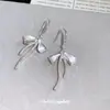 Chica Estilo Coreano~Pendientes Colgantes con Gancho y Lazo de Circonita Super Brillante, Pendientes de Lujo Ligero de Gama Alta, Accesorios de Oreja de Moda y Versátiles para Mujer