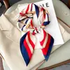 Pañuelo Cuadrado Pequeño de Seda para Mujer, Otoño e Invierno, de Alta Gama y Elegante, Nuevo Accesorio Decorativo para el Cuello de Moda 2026, Pañuelo Azul y Blanco