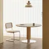 Mesa de Jantar Redonda Pequena Inno em Pedra Travertino com Acabamento em Madeira Natural Estilo Francês para Uso Doméstico em Apartamentos Pequenos
