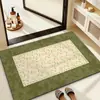 Tapete macio de borracha de terra de diatomáceas estilo Chanel para porta de banheiro, piso de casa, tapete antiderrapante para vaso sanitário, capacho de entrada