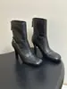 Botas de tornozelo de salto alto em couro genuíno estilo francês transfronteiriças para mulheres, bico em forma de C, fivela de cor contrastante, zíper traseiro, botas da moda, sapatos femininos multi-coloridos para comércio exterior