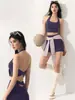 Conjunto de duas peças para esportes: top esportivo sem costas com amarração cruzada e gola halter, e shorts de cintura alta para mulheres, para yoga e fitness, modelador e adequado para o verão