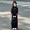 Conjunto Feminino Estilo Coreano Outono Inverno 2026 Novo Casaco de Alta Qualidade Estiloso para Crianças de Média e Mais Velhas Conjunto de Duas Peças Cool de Inverno