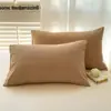 Fundas de almohada 100% algodón para dormitorios, alojamientos y casas de huéspedes, 48 cm x 74 cm, Juego de dos, Fundas de almohada 100% algodón