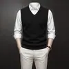 Colete de lã engrossado para homens, adequado para outono e inverno, versátil para uso formal e casual, gola V, camisa de lã sem mangas quente para o local de trabalho