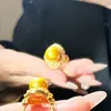 Anel Estilo Francês Vintage com Imitação de Diamante Dourado e Pérola, Formato Oval, Elegante e Luxuoso, Anel Brilhante, Luxo Leve, Acessório Único