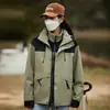Jaqueta Nova de Primavera e Outono Três em Um Estilo Igual Masculino e Feminino Repelente à Água Jaqueta de Fleece Removível Jaqueta de Montanhismo Personalizada