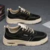 Sapatos Masculinos Primavera Respiráveis 2025 Novos Tendência Versátil Casuais Tênis Masculino Cano Baixo Workwear Couro Botas Martin
