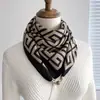 Bufanda Cuadrada Pequeña de Protección Magnética para el Cuello 2024 Nueva Bufanda Cuadrada de Otoño e Invierno Bufanda Triangular de Seda para Mujer Chal Bufanda de Alta Calidad a Prueba de Viento