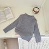 Camisa de base branca infantil para meninos outono e inverno, suéter de malha interna de cor sólida para bebês, suéter grosso com forro de lã para meninas