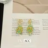 Nuevos Pendientes de Carrillón de Viento de Zirconia Colorida Microincrustada 2025 para Mujer con Pétalos Tridimensionales, Pendientes Adelgazantes para Rostro Redondo y Pendientes