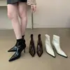 []Botas Curtas Femininas 2026 Outono Novo Estilo Salto Fino Bico Fino Salto Alto Nicho Botas Marrons para Combinar com Saias Botas Slim