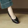 Zapatos de Abuela de Lujo de Piel de Oveja Primavera 2026, Punta Fina, Tacón Medio Grueso, Estilo Vintage Versátiles Tacones Altos