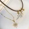 Collar de doble capa con diseño de estrella solar para mujer, accesorios sencillos y exquisitos de nicho, cadena de clavícula que combina con todo, personalidad, joyería de moda de alta gama.