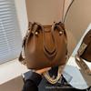 Bolso plisado simple de gran capacidad estilo coreano para mujer 2026 Nuevo bolso de moda Otoño e Invierno para el hombro bolso cruzado tipo cubo