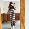 Otoño/Invierno Nuevo Vestido de Punto Rayado Retro Francés con Solapa de Manga Larga Ropa Interior Adelgazante para Mujer Falda Larga Ajustada al Cuerpo Rayas Café
