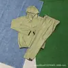 Traje de Otoño e Invierno 2025 Nuevo Pantalones de Seda Helada de Secado Rápido Chaqueta Deportiva Casual con Cremallera y Capucha Ropa de Protección Solar para Hombres y Mujeres Tendencia