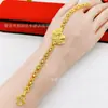 Pulsera de Mariposa Galvanizada al Vacío Moda Estilo Europeo y Americano Cobre Chapado en Oro Pulsera de Mariposa para Mujer Suministro en Vivo Venta al por Mayor