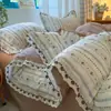 Conjunto Novo de Renda Bordada em Algodão Puro Fresco e Simples de Quatro Peças Nova Cor Jacquard Tecido em Renda Floral Capa de Edredom Lençol de Cama Conjunto de Sacola de Presente~
