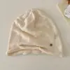 Gorro de tricô casual estilo coreano para outono, versátil e que afina o rosto, quente, protege as orelhas, com barra dobrada, para clima frio