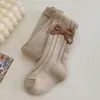 Medias de otoño transfronterizas con bordado de conejo y lazo, versátiles para usar como prenda exterior para niños pequeños y niñas pequeñas.