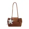 Bolsa de mano ligera de nailon estilo coreano para mujer, nueva colección 2026, gran capacidad, versátil para ir al trabajo, diseño minimalista y se puede llevar bajo el brazo.