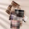 Cachecol Lenço Versátil Xadrez com Franjas Feminino, Simples e Elegante para o Dia a Dia, Proteção contra o Frio para Outono e Inverno, Imitação de Caxemira, Quente