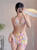 Bikini plisado con estampado floral de colores frescos, copa suave, realce para busto pequeño, traje de baño para vacaciones en aguas termales y playa para mujer