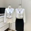 Tricô Off-White com Laço e Mangas Longas, Adequado para Primavera, Verão e Outono, Feito de Fio Fresco e Respirável